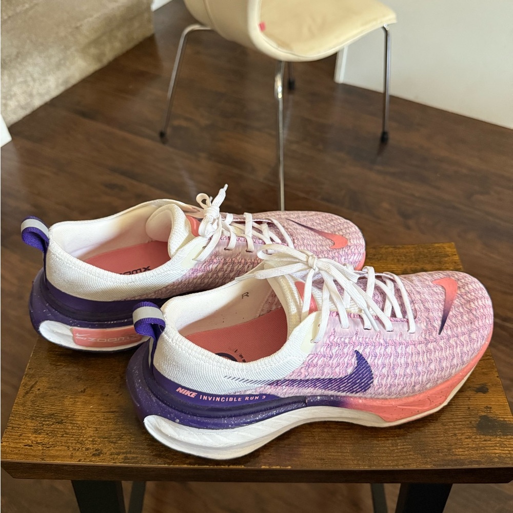 Nike ZoomX Invincible Run 3 "Coral Chalk"
Sz W11/M9.5